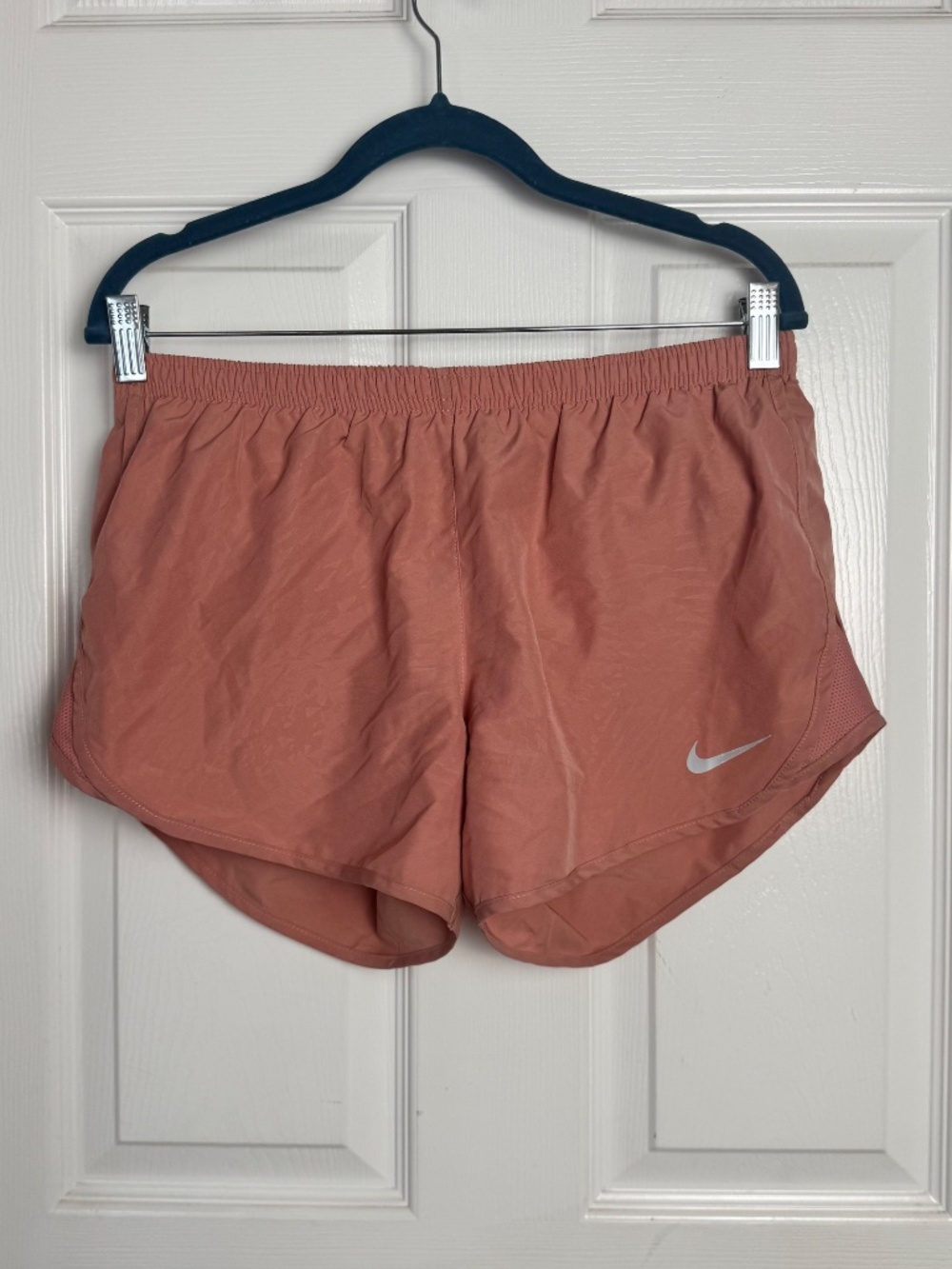 Nike Dri-FIT Womens Running Shorts in Light Pink Peach Color Size Medium - Picture 2 of 7